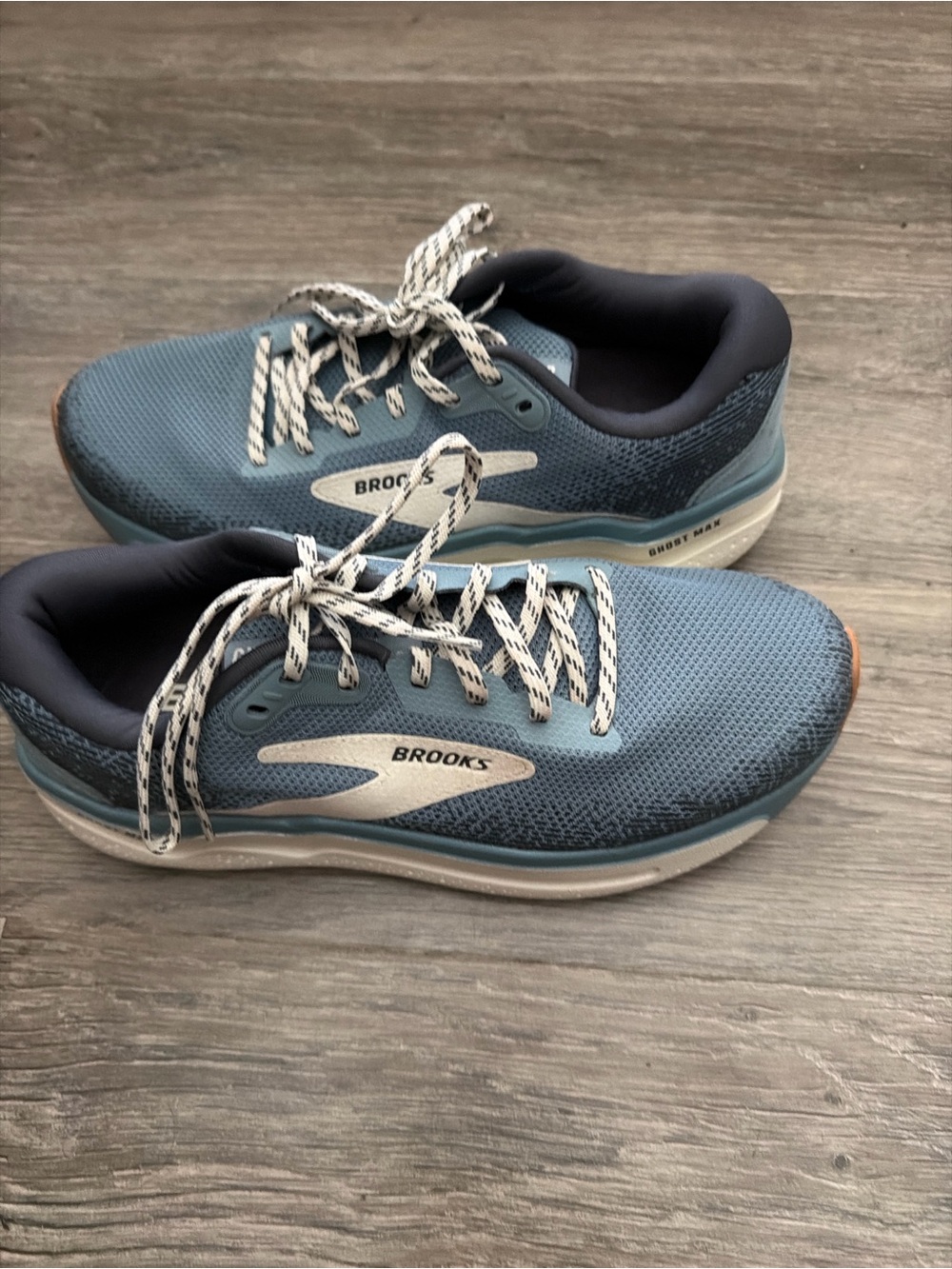 Brooks women’s Athletic Running Shoes in Light Blue and Navy